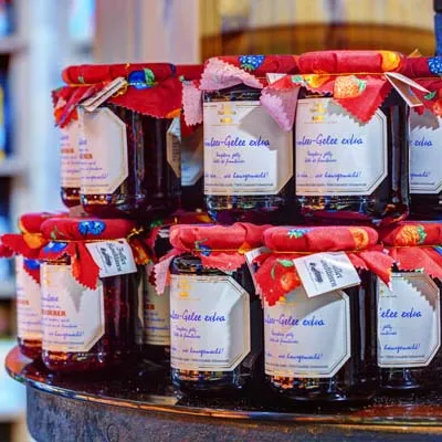 Gläser mit Marmelade